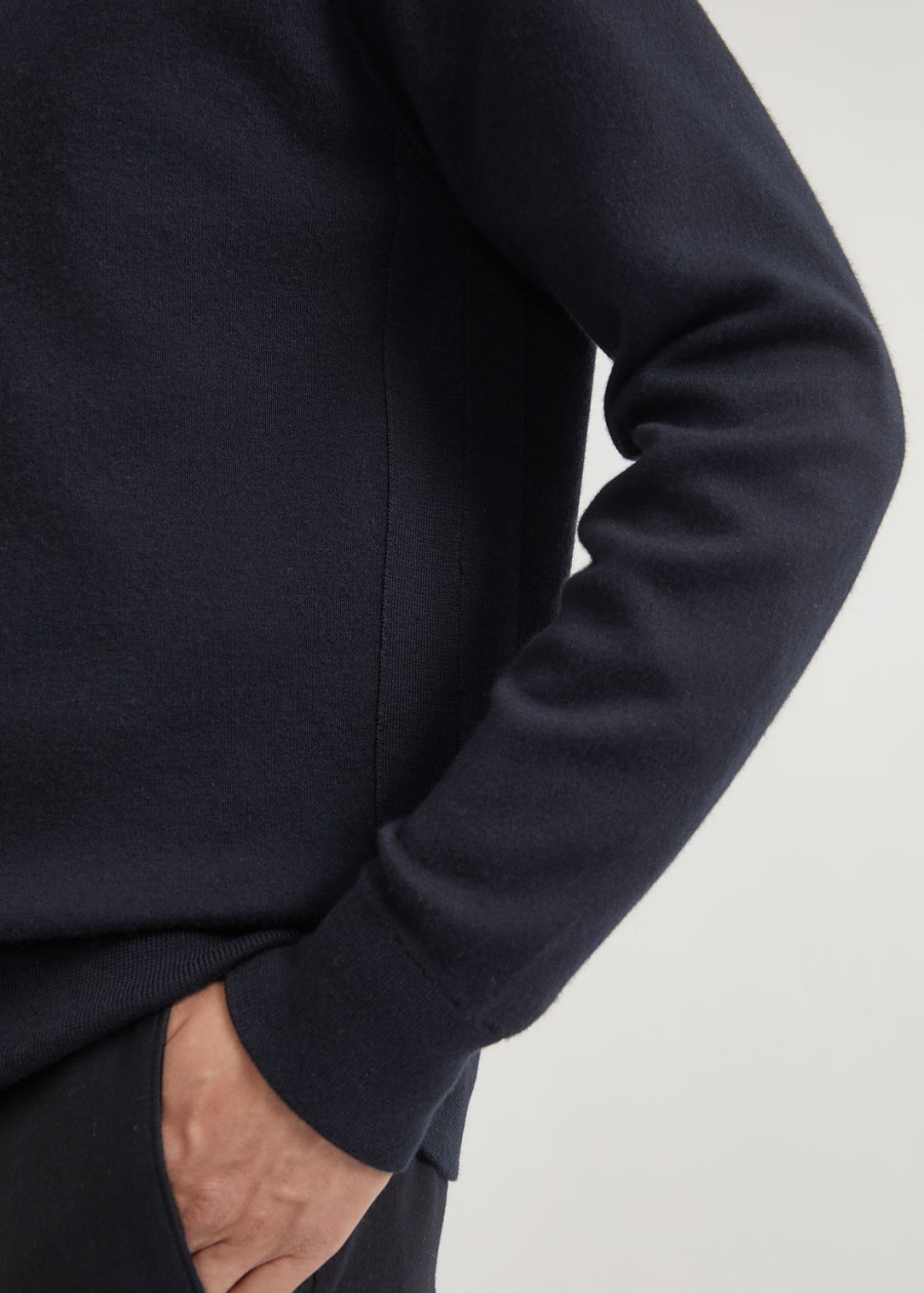 balfour crewneck z jedwabiu i kaszmiru z dziewiczej wełny w kolorze granatowym
