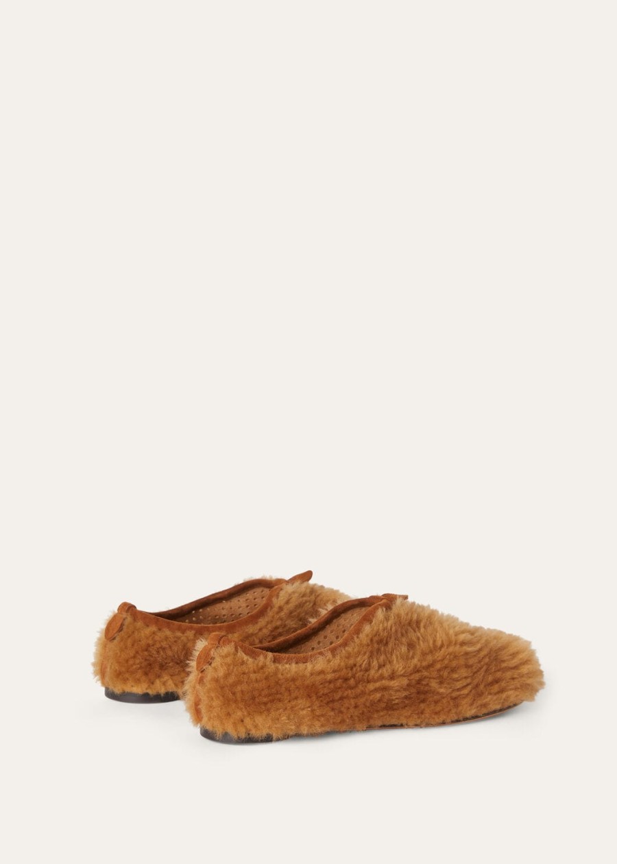 mokasyny z owczej skóry w kolorze piernikowego złota w stylu floataty flat loafer
